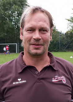 Trainer - Bild 5 Trainer - Bild 5 - Datum: 27.03.2015 - Tags: AKTION FUSSBALLTAG e.V.