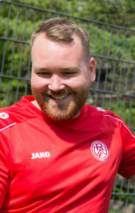 Trainer - Bild 3 Trainer - Bild 3 - Datum: 27.03.2015 - Tags: AKTION FUSSBALLTAG e.V.