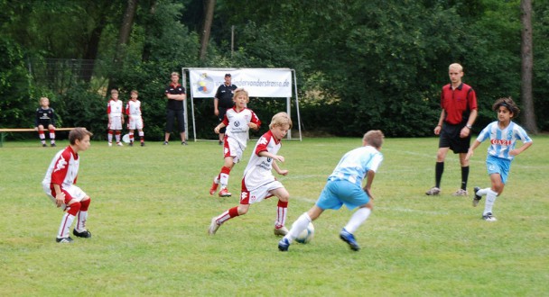 Presse Endspiel Stuttgarter Kickers - 1 FC Kaiserslautern